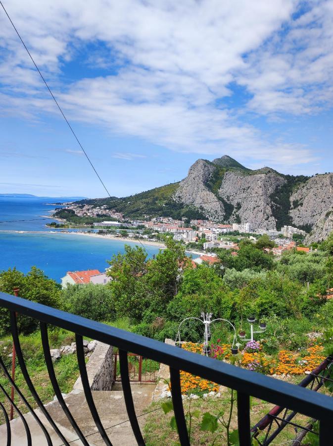 Apartment With 2 Balconies And Sea View โอมิช ภายนอก รูปภาพ