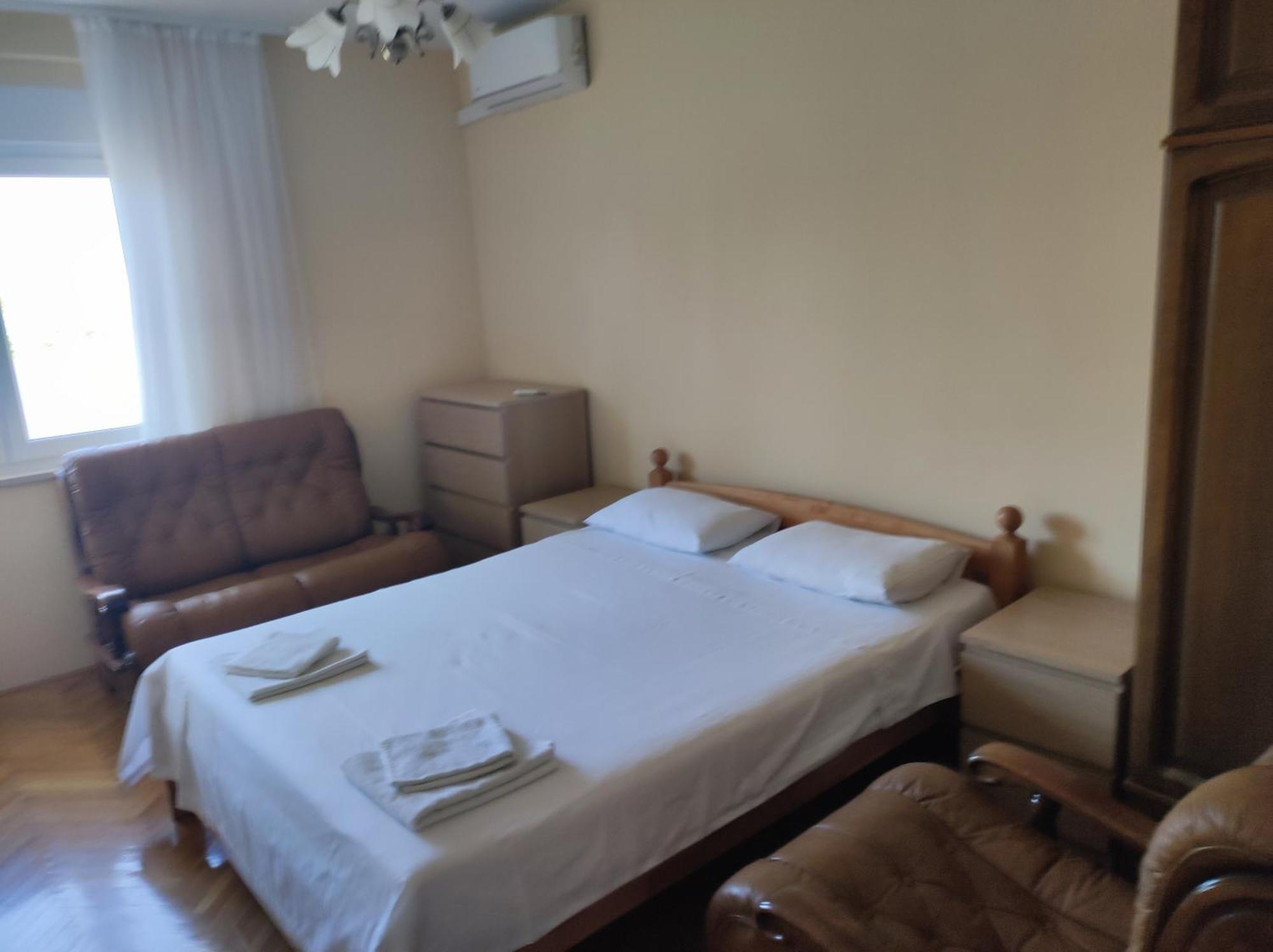 Apartment With 2 Balconies And Sea View โอมิช ห้อง รูปภาพ